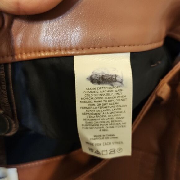 - Aritzia Wilfred faux leather pants  size 8 - Picture 10 of 11